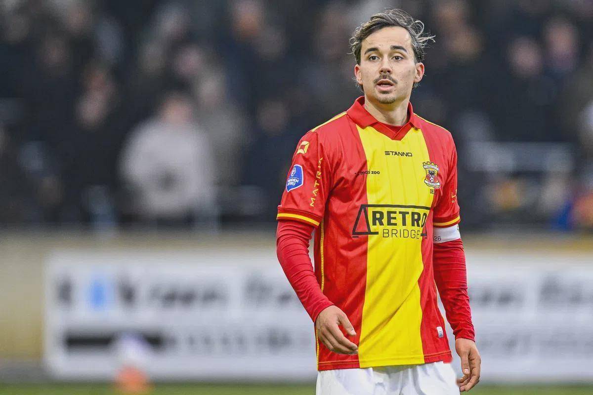 乐鱼体育官方-关于刚刚！里程碑夜里昂再遭质疑费耶诺德关键时刻队长鼓劲，北京首钢赛后回应争议的信息