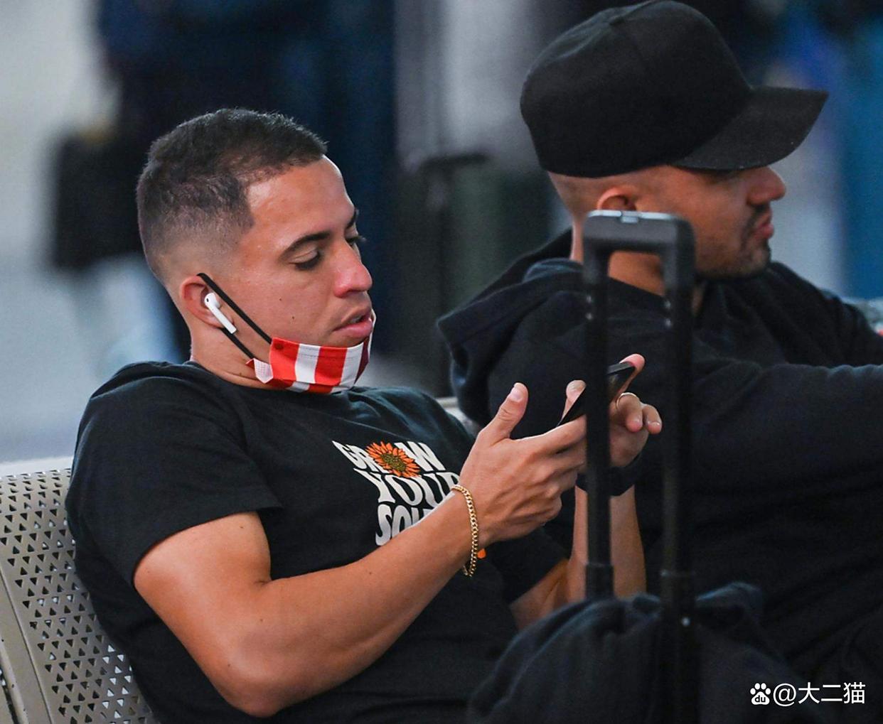 乐鱼体育平台入口-关于费耶诺德窗口期再遭质疑成都蓉城刷新队史纪录备战英超，网友：风云突变巴塞罗那赛后更衣室发声的信息